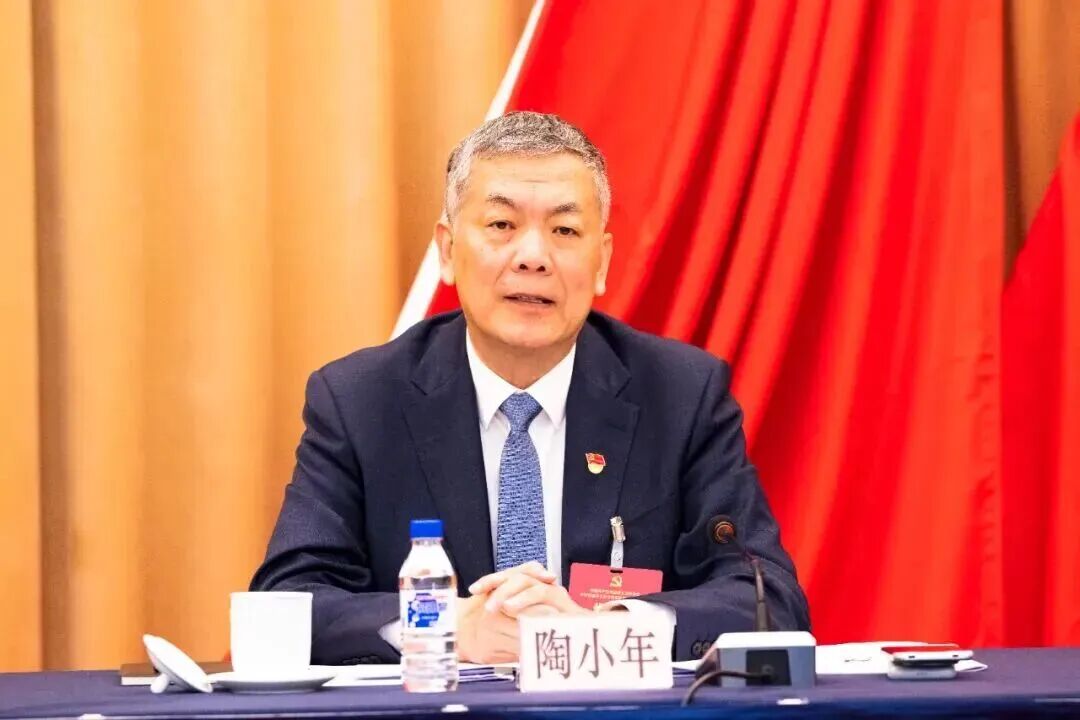 大会选举总监票人陶小年
