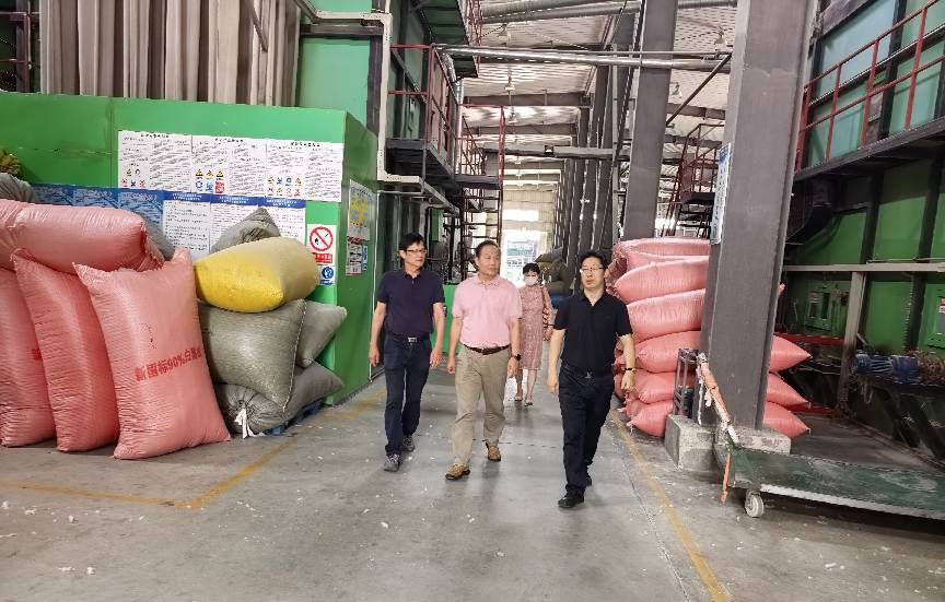 六安羽协调研走访华隽羽绒